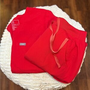 FIGS Scrub Set – Women’s Small Red